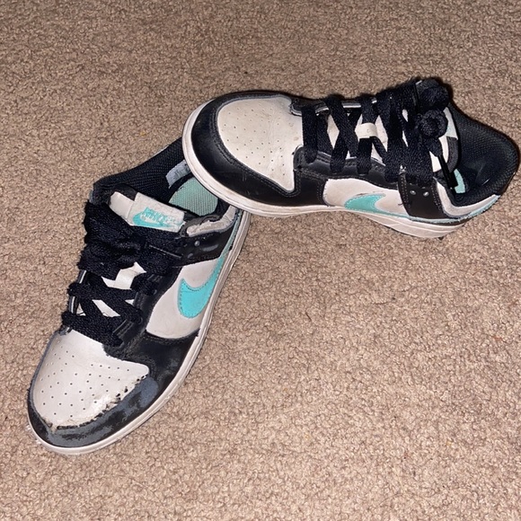 Nike - Picture 3 of 6